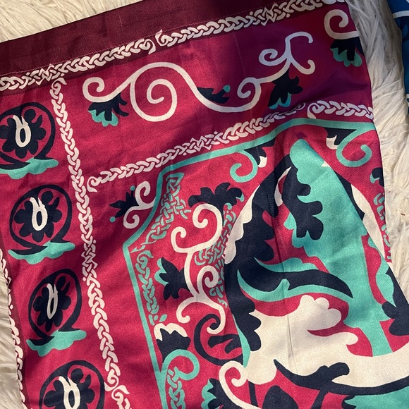 Anthropologie Paisley Silky PJ Set size XS Small
top is XS, bottoms are Small - Picture 12 of 12